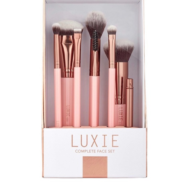 Luxie Complete Face Set w/ Free Luxie brushes - Picture 2 of 5